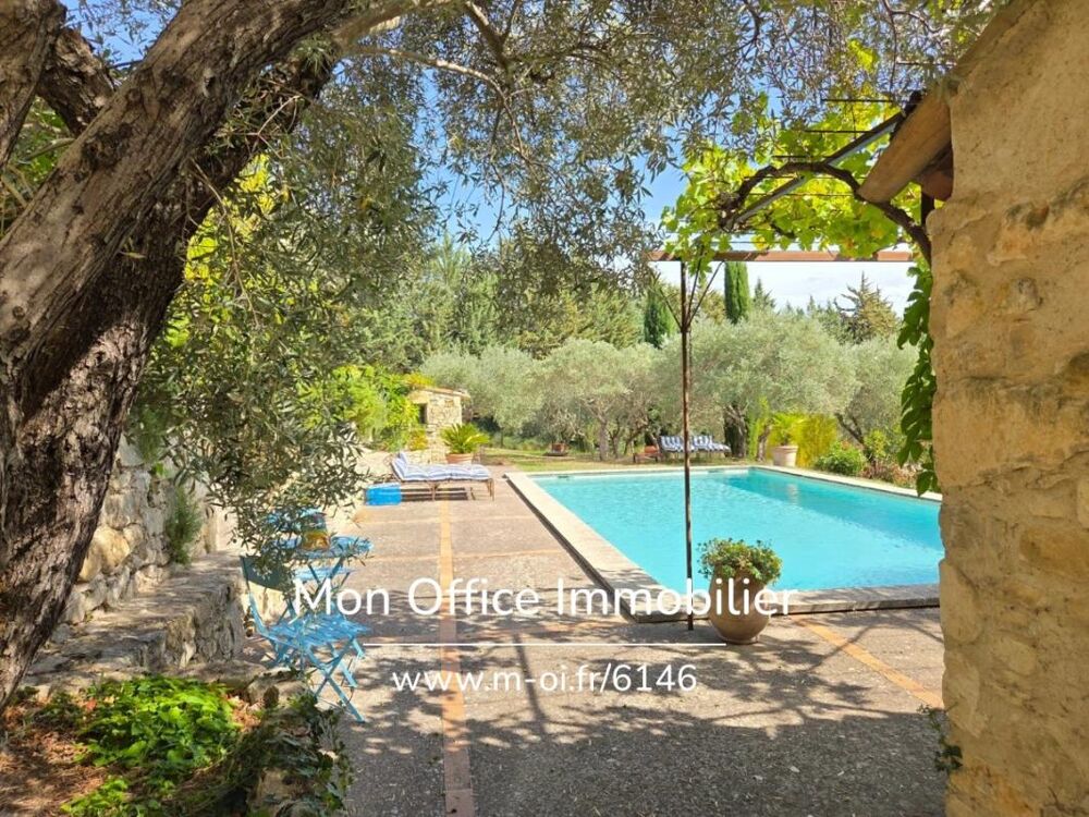 Maison 10 pièces 330 m² · à Lourmarin · 330 m² · 1 575 000 €