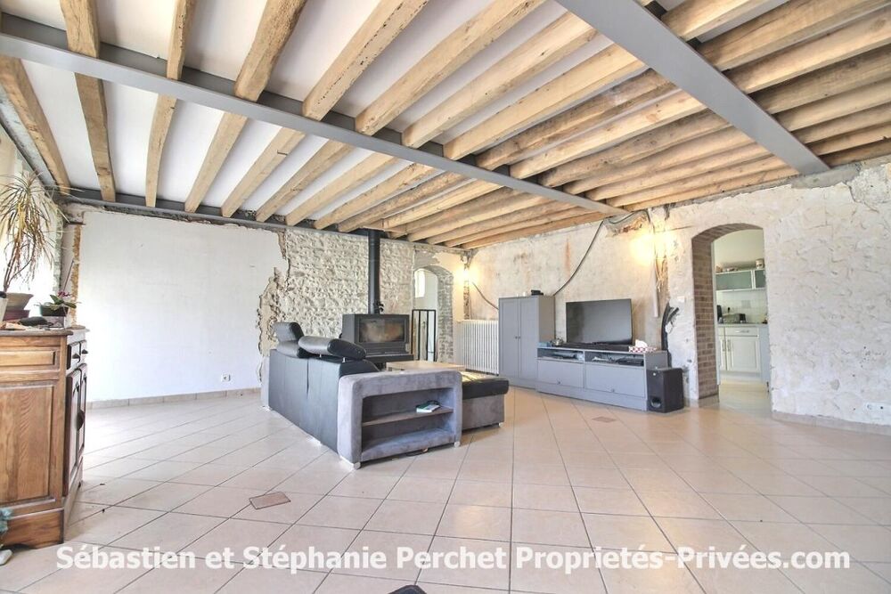 longère de charme en cours de rénovation -157 m² - 6 chambres -Terrain de 1 388 m² - Grand garage de 60 m² - Environnement calme