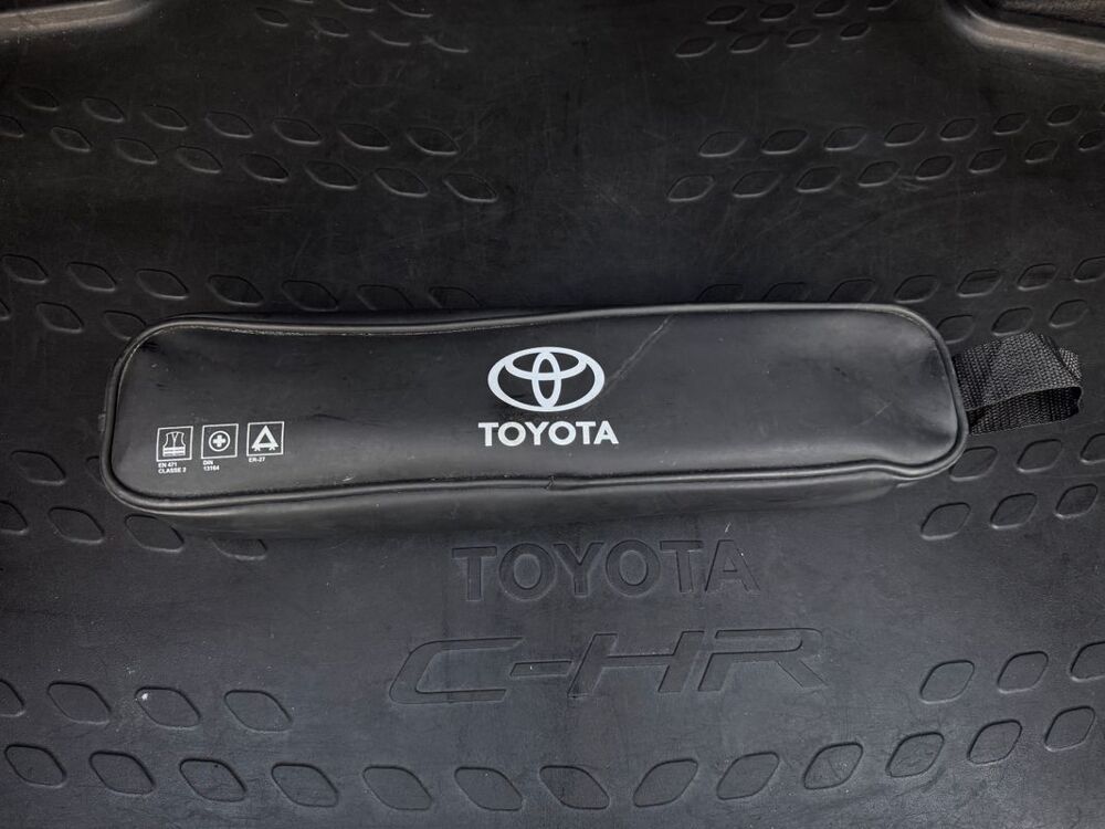 C-HR 1.8 VVT-i 122 Hybrid 2WD CVT 99 Distinctive - Automatique 2018 occasion 33000 Bordeaux