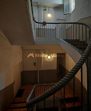  Immeuble à vendre 15 + pièces 238 m² Toulon