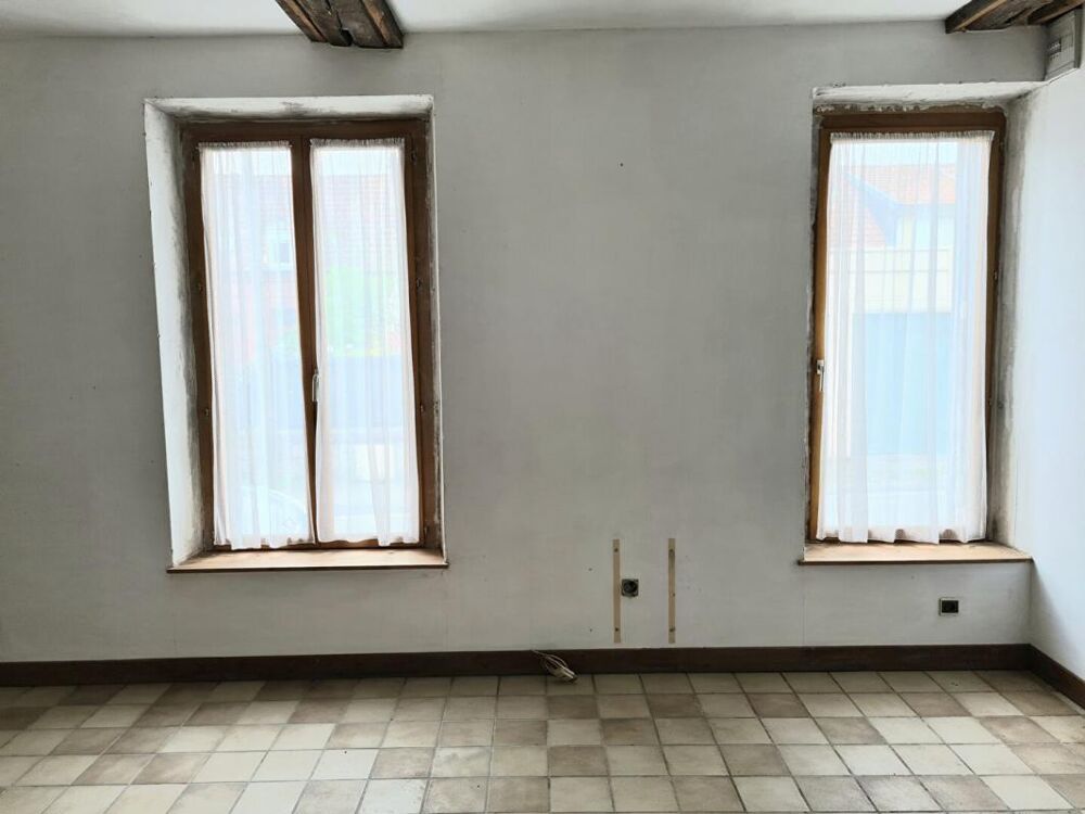 VENDU PAR L'AGENCE - Les Andelys centre - Maison en pierre d'environ 140 m2 à rénover sur 620m2 de terrain plat