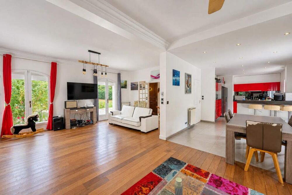 à vendre  Propriété/château Galluis (78490)