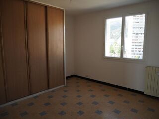 Appartement à louer 3 pièces 58 m²