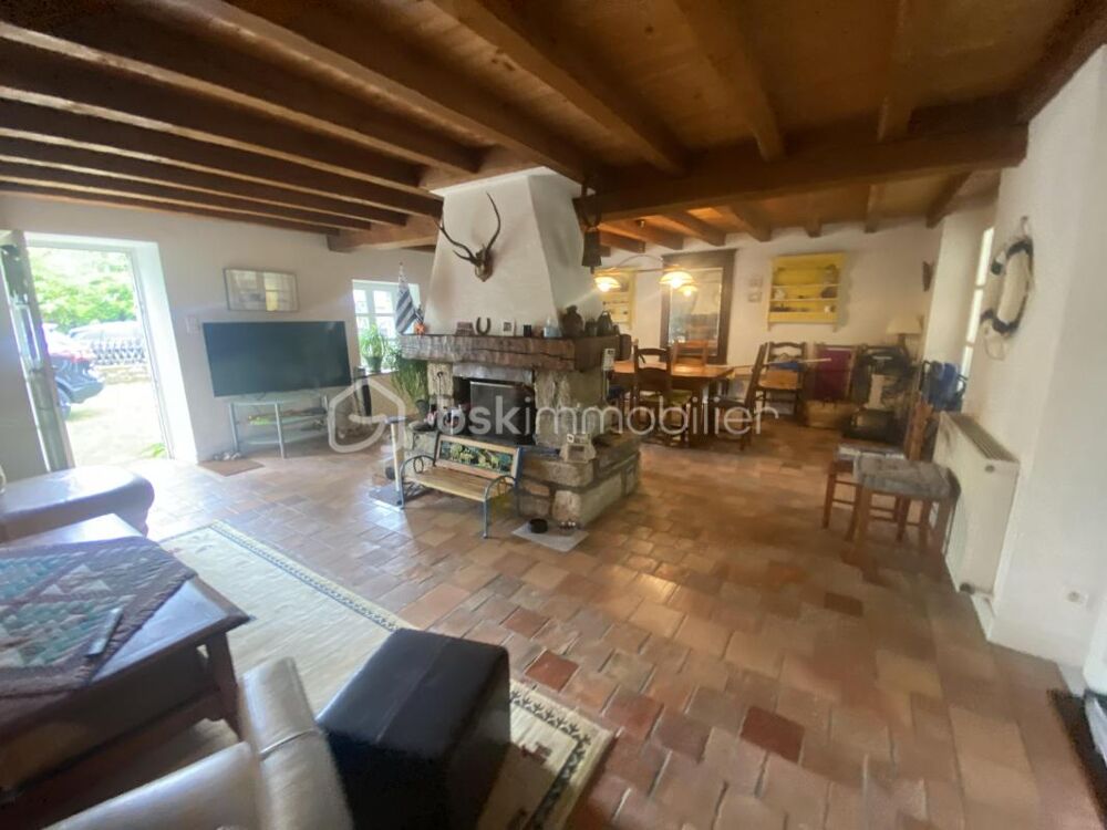 Maison en pierre avec charme de l'ancien  145 m² habitables  Secteur de St Lyphard situé plus proche du bourg de La Madeleine