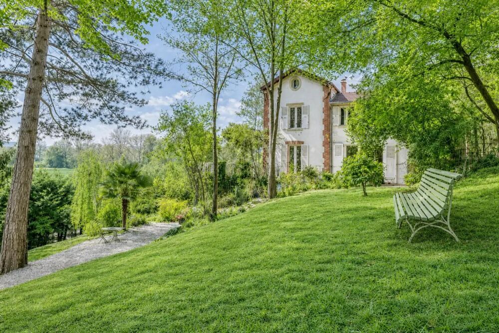 Magnifique maison avec terrasses et vue sur la Marne