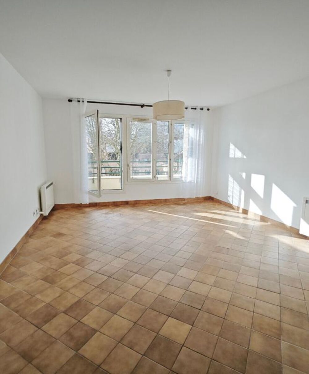 Duplex lumineux avec 2 balcons. Bagnolet (93170)