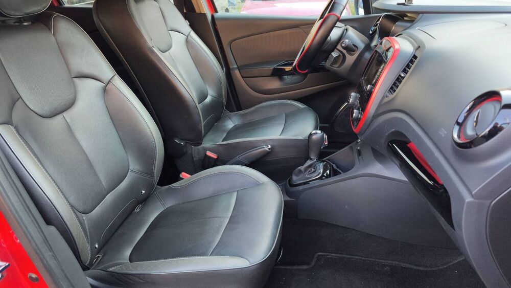 Captur 1.5 dCi 90 EDC6 Helly Hansen 2015 occasion 95000 Cergy