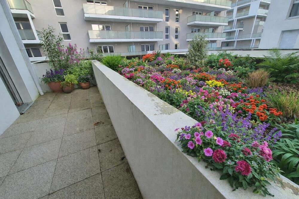 Appartement neuf de 45 m², livré en 2024 et jamais occupé, avec terrasse e11 m2, situé dans un quartier résidentiel récent à seu