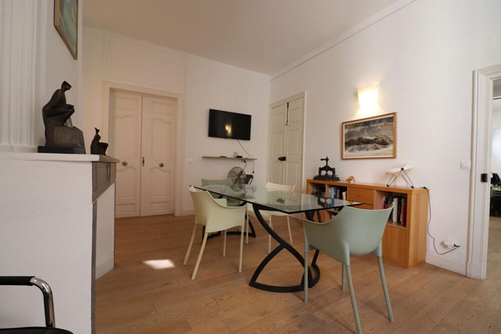 Vente Appartement Centre historique  bel appartement Arles 5 pièce(s) 137.2 m2 Arles