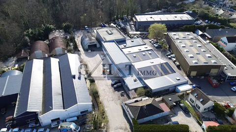   Local d'activité de 1850 m² à vendre à PRESLES 