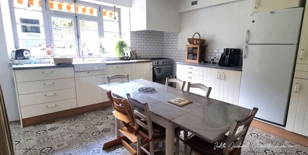 Maison de ville 225m2. BAISSE DE PRIX