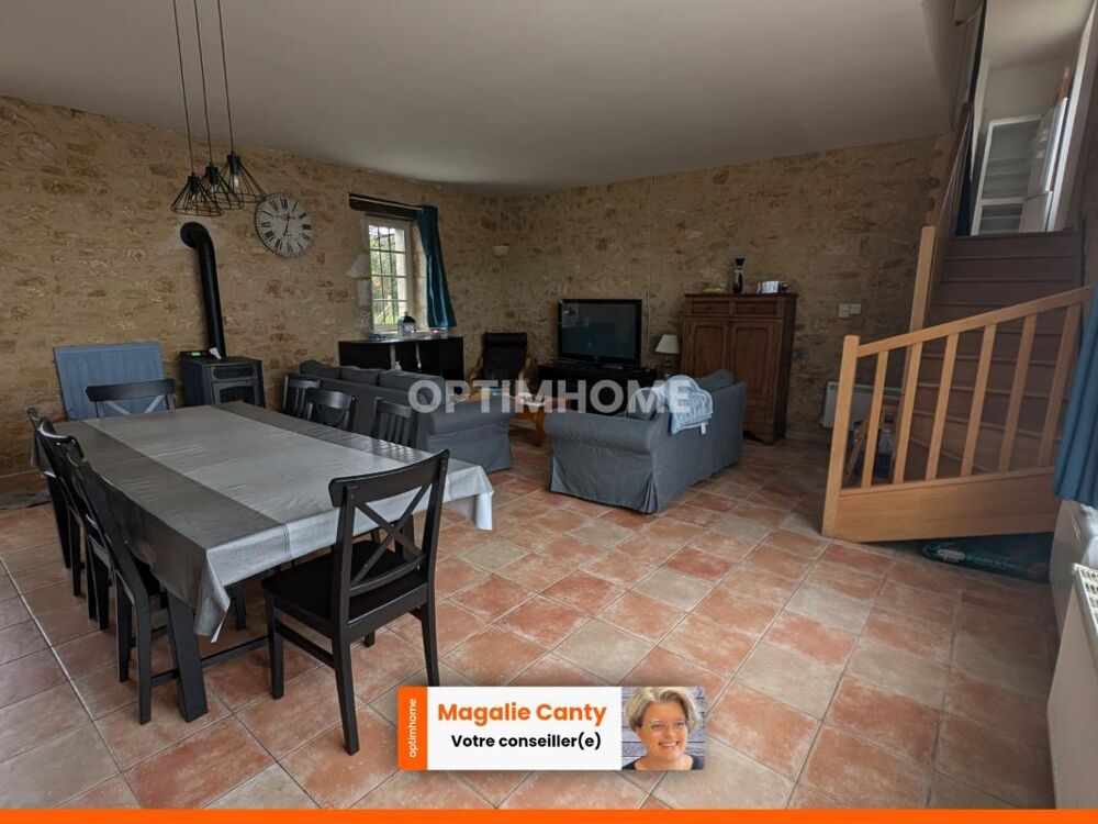 Vente Maison HAUTEFORT (24) maison spacieuse 4 chambres et piscine Hautefort