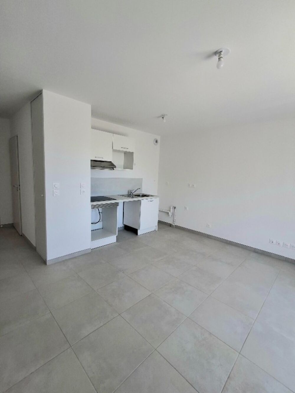 T1 NEUF avec balcon et parking à MONTEUX