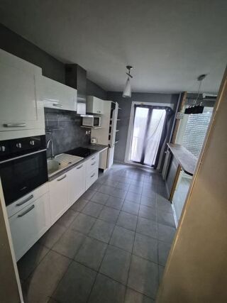  Appartement à louer 3 pièces 65 m²