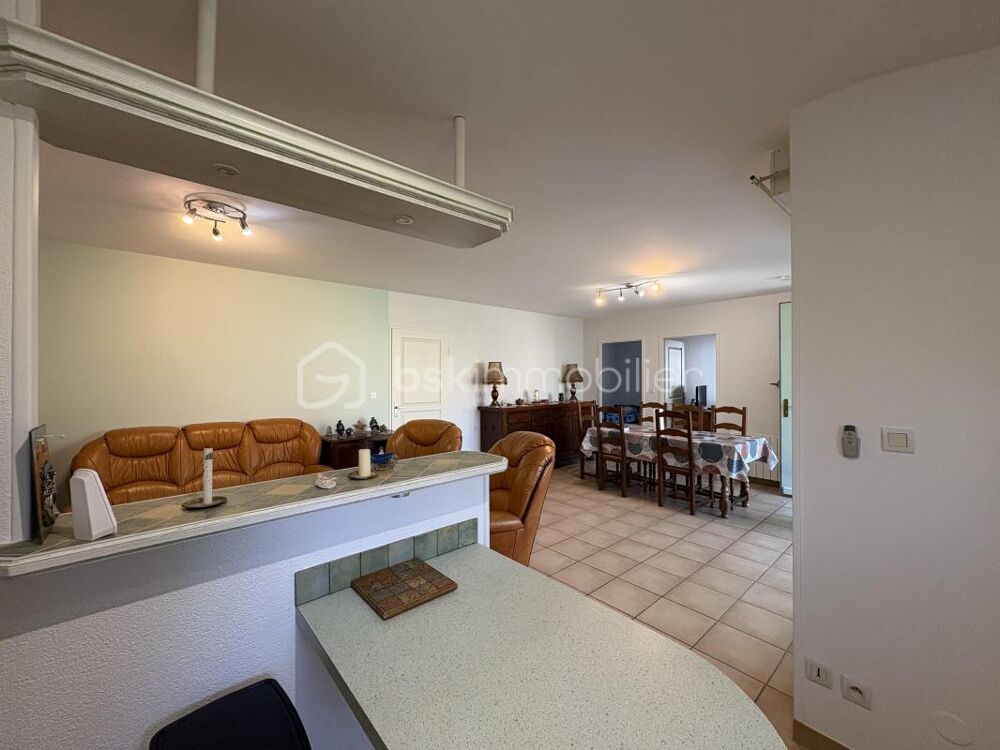 Vente Maison MAISON T3 DE PLAIN-PIED AVEC VÉRANDA – RÉSIDENCE AVEC PISCINE – MEURSAC Meursac