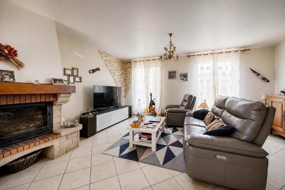Vente Maison Maison de 5 pièces de 123 m² Loi Carrez 137m² sol à La Genevraye La genevraye