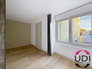  Appartement à louer 4 pièces 84 m²