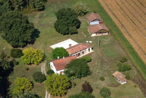   Propri�t� de 330 m� avec piscine � Taller Propri�t�/ch�teau - 12 pi�ce(s) - 330 m�