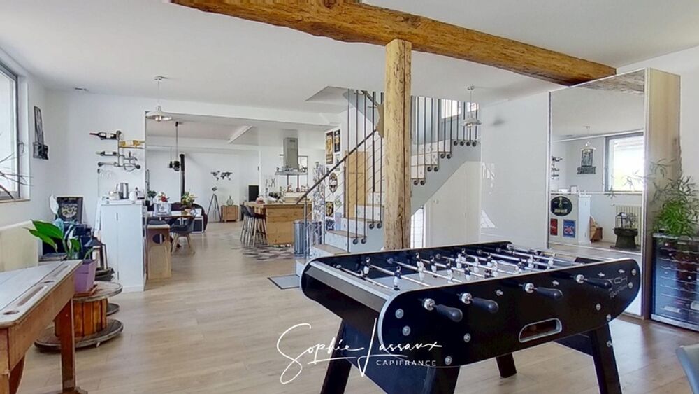 Esprit loft et volumes exceptionnels à vendre à Vauréal Village  247 m², 9 pièces, 4 chambres