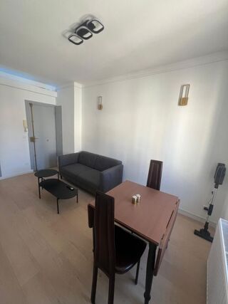  Appartement à louer 2 pièces 33 m²