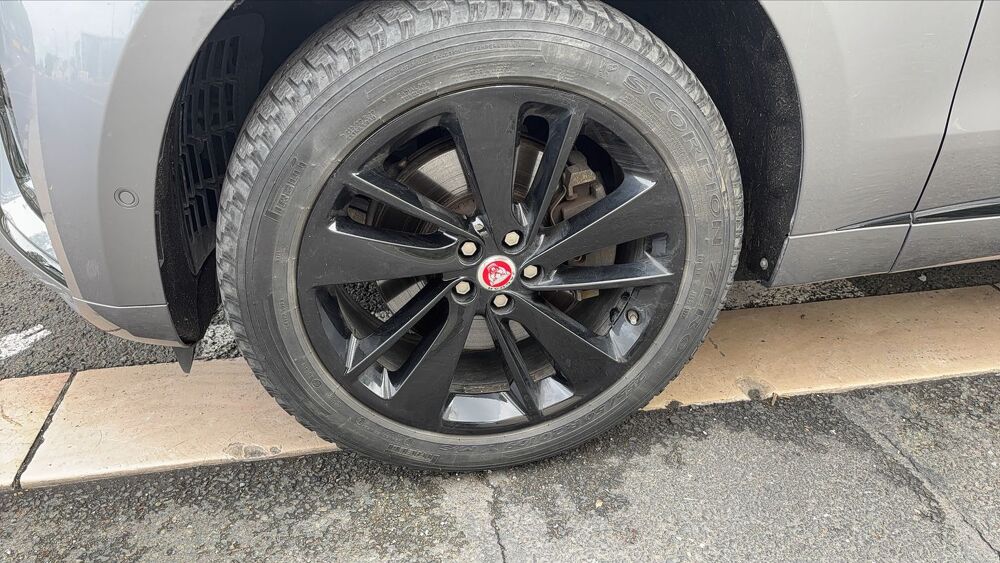 F-PACE 2.0 D 204 mHEV AWD BVA8 R Dynamic 2021 occasion 92390 Villeneuve La Garenne