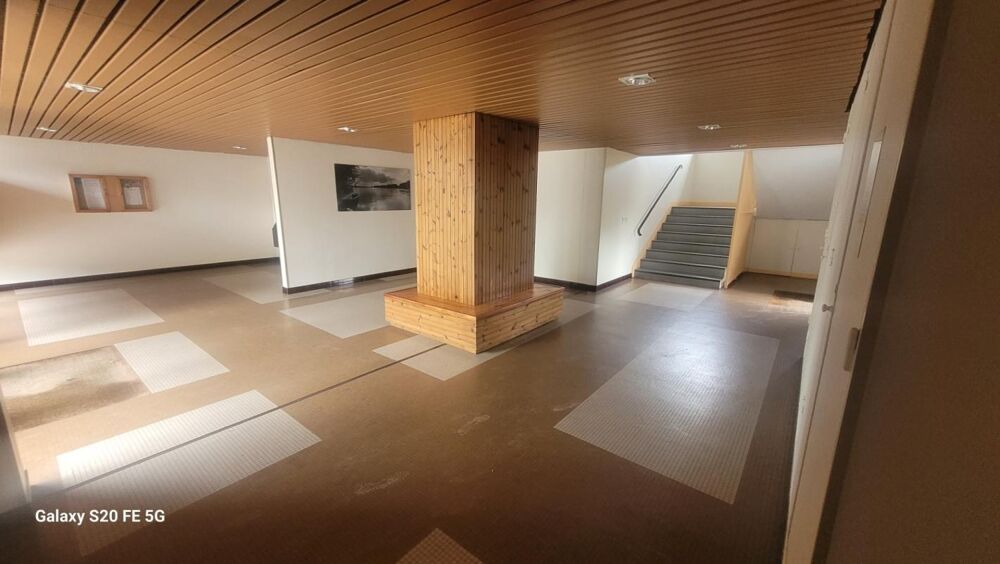 Quartier Coty (Tours Nord), charmant appartement Duplex de 100 m² situé au 1er étage avec parking sécurisé et cave