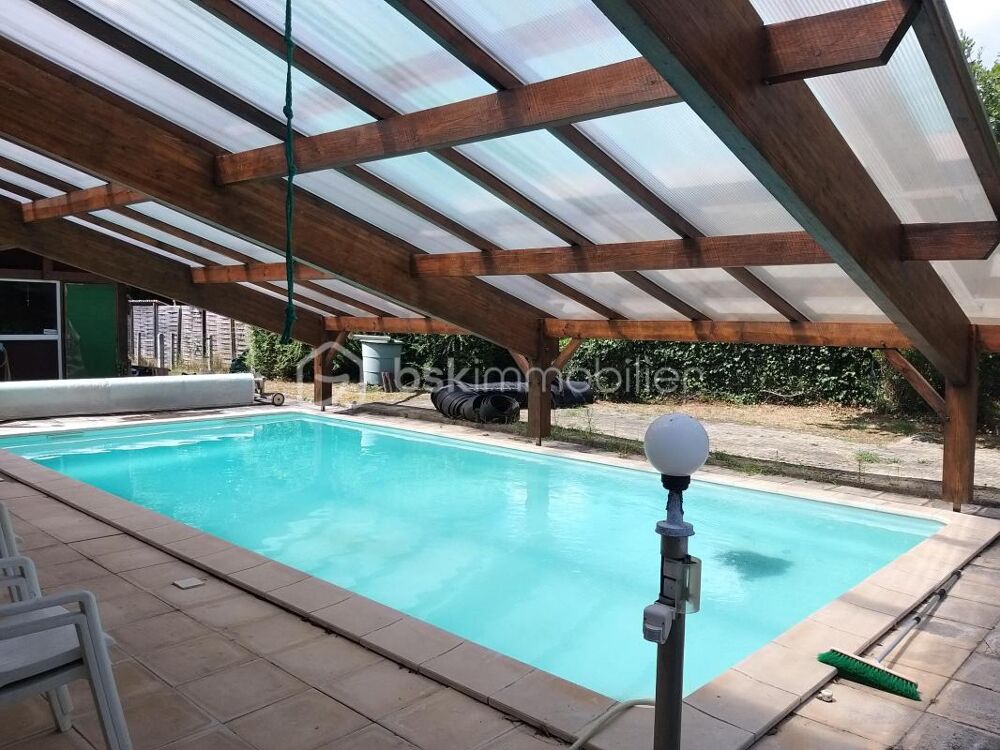 Maison familiale avec piscine et dépendances à Onesse-et-Laharie (40110)