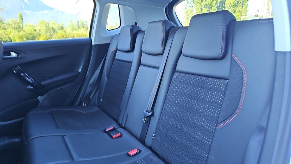 2008 I 1.2 PureTech 110 GT-Line - Entretien constructeur 2018 occasion 73000 Chambery