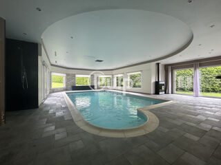  Villa  louer 8 pices 374 m