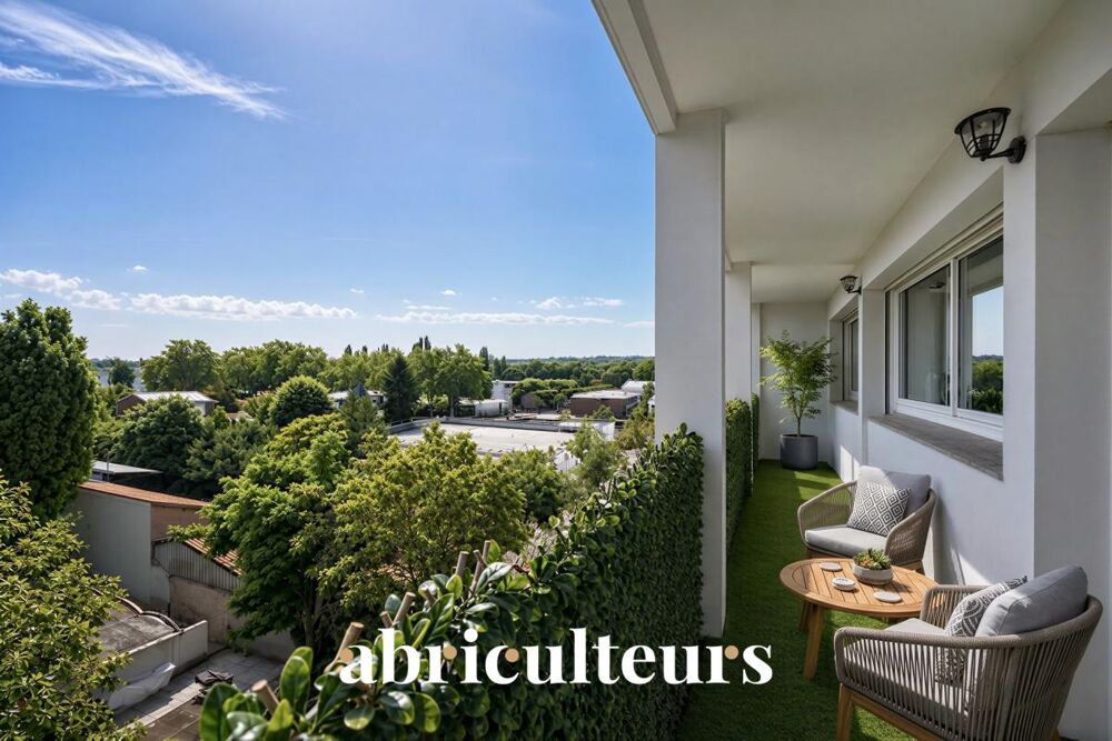 Appartement familial 109 m²  Dernier étage  Balcon-Terrasse  Vue dégagée - Garches