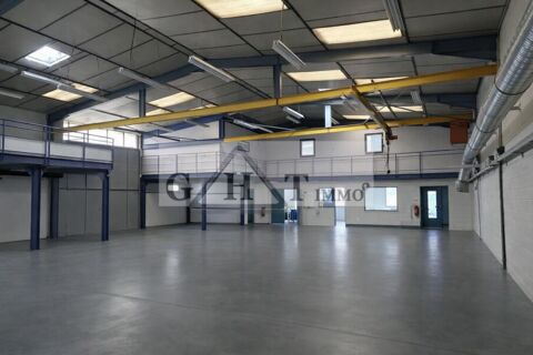 A VENDRE 485 M&sup2; ENTREPOT + BUREAUX + TERRAIN A CHELLES 780000 77500 Chelles