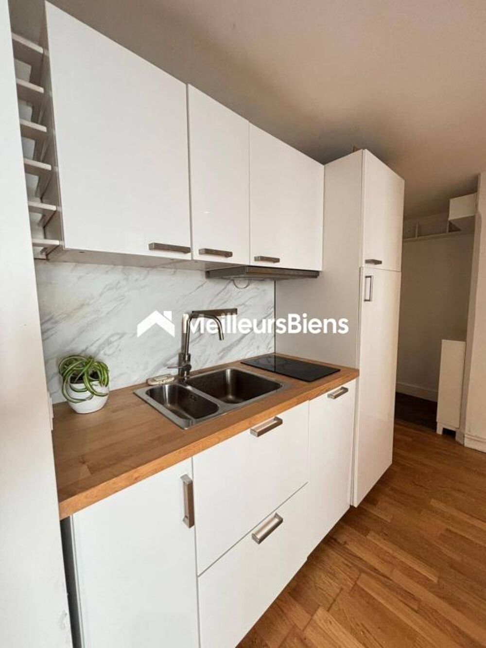 Vente Appartement A VENDRE - Grand studio avec coin chambre - 25m2 - Paris 12 - Gare de Lyon Paris 12
