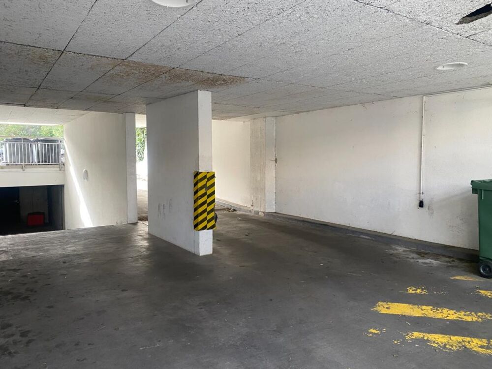 Vente Parking/Garage BORDEAUX A VENDRE PLACE PARKING SECTEUR STADE CHABAN/ORNANO Bordeaux