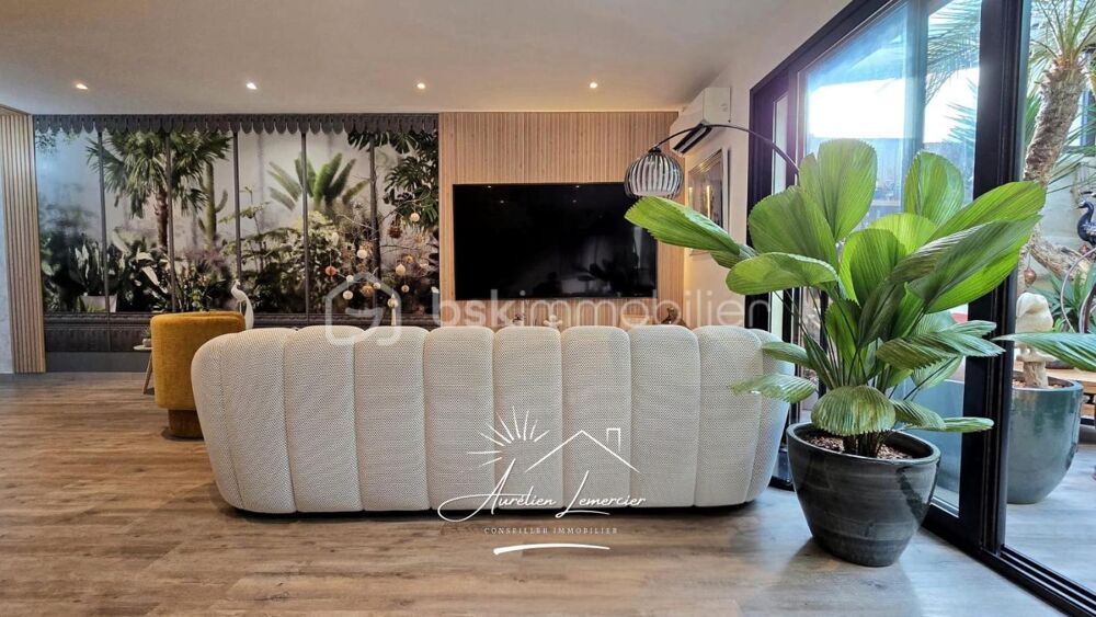 Maison de village rénovée avec patio verrière et jacuzzi  Uchaud (30)
