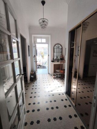  Maison  vendre 8 pices 198 m