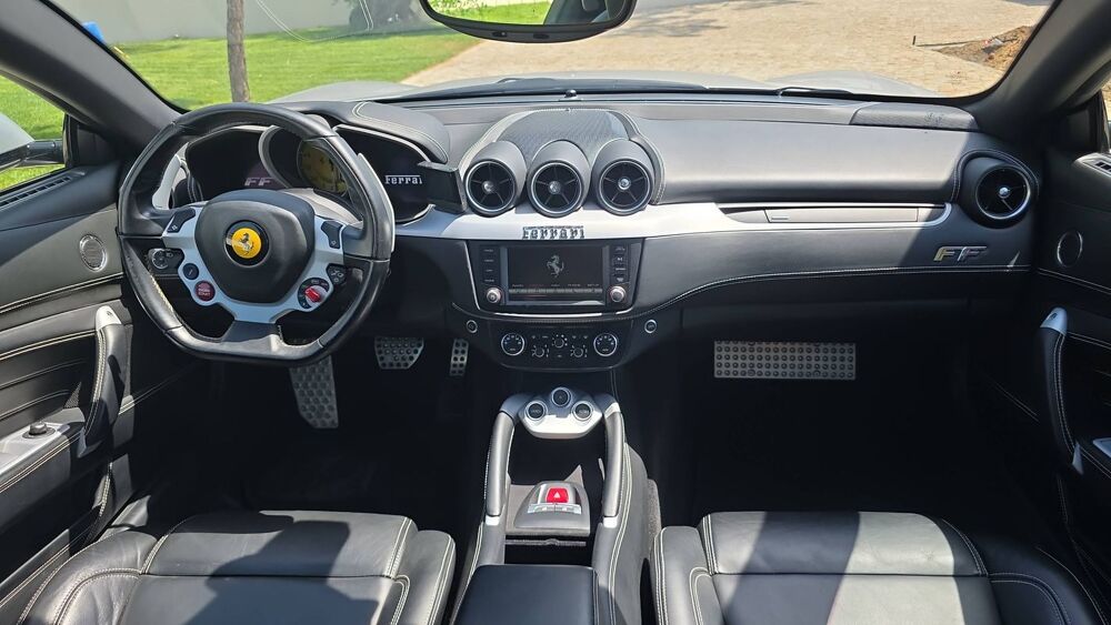 Ff 6.3 V12 660 4RM BVA7 * - Entretien constructeur 2015 occasion 17000 La Rochelle