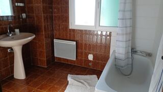 Appartement à louer 5 pièces 100 m²