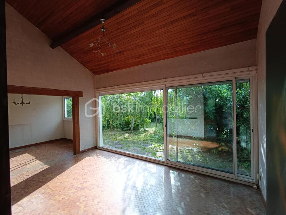 Secteur El Hogar - Maison de 107 m² avec jardin et garage, 4 chambres et fort potentiel