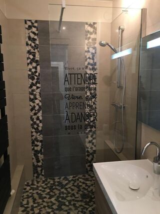  Appartement à louer 7 pièces 136 m²
