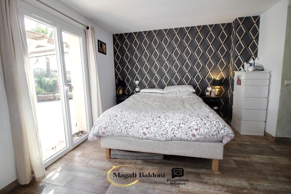 � vendre  Villa Roquebrune-sur-Argens (83520)