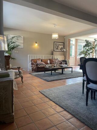  Propriété/château à vendre 8 pièces 270 m²