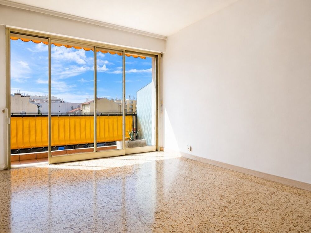 Vente Appartement Appartement 2 pièces – 48 m² – Dernier étage avec balcon – Nice Libération Nice