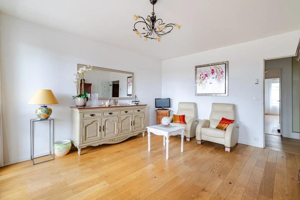 Vente Appartement Appartement de 4 pièces de 78 m² Montmorency plein centre avec double Box Montmorency