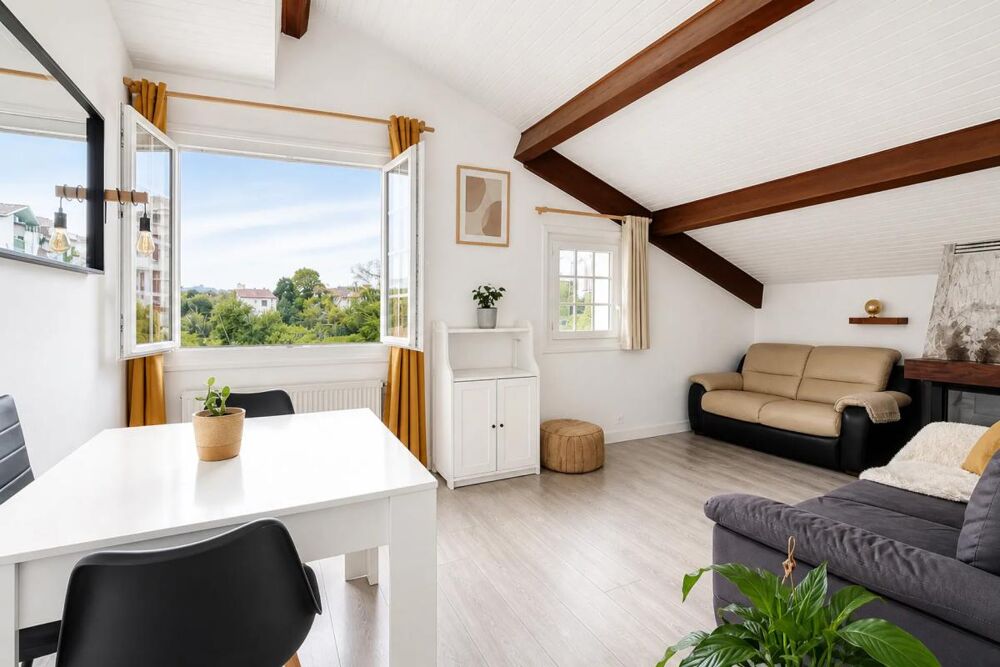 Vente Appartement Appartement T3 au dernier étage - 61 m2 - Urrugne centre Urrugne