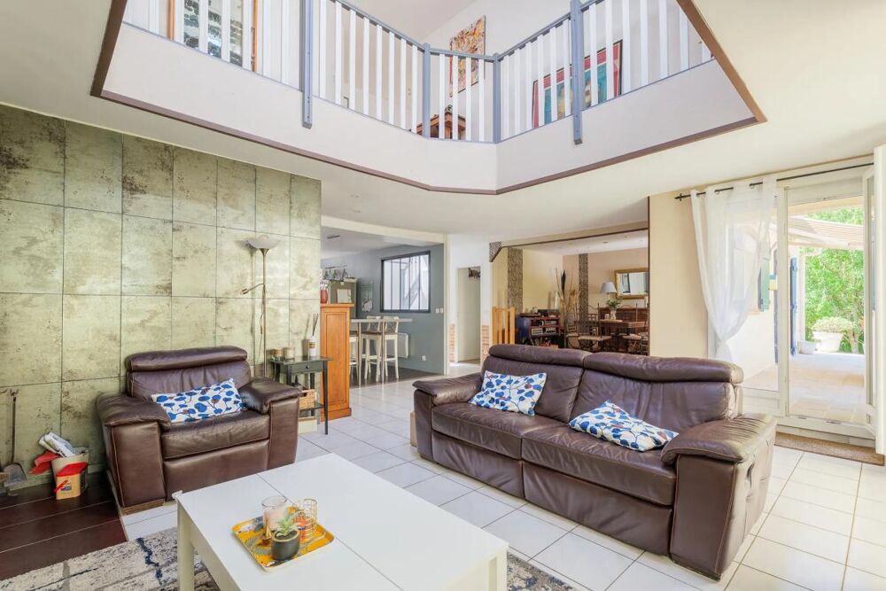 Vente Maison MAISON FAMILIALE 8 PIECES - 203 m² - 77150 - LESIGNY Lesigny