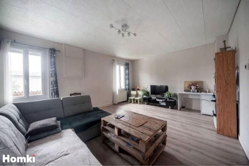 Maison T4 de 82 m² à Mézériat sur parcelle de 362 m², jardin, garage
