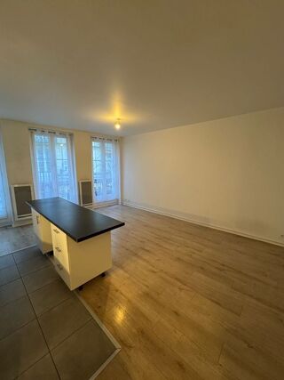  Appartement à louer 3 pièces 60 m²