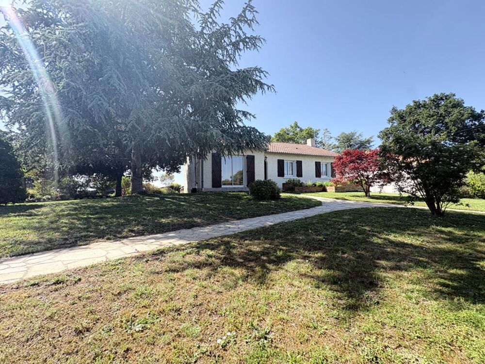 Maison de plain pied sur sous-sol 2 000 m²