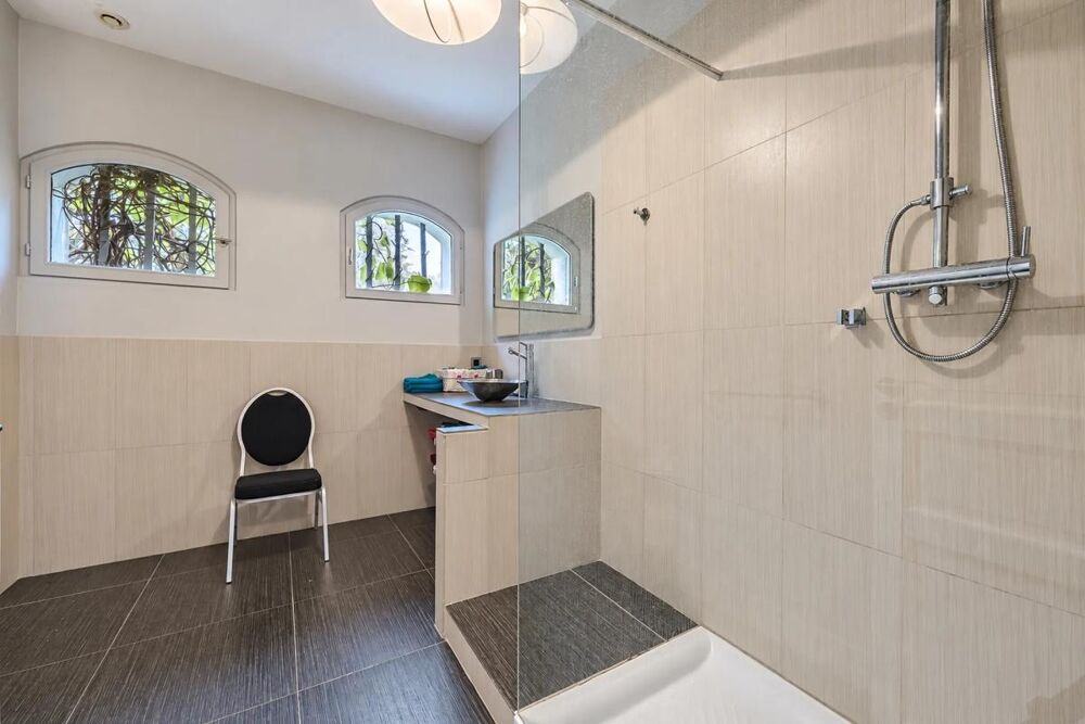 à vendre  Propriété/château Galluis (78490)