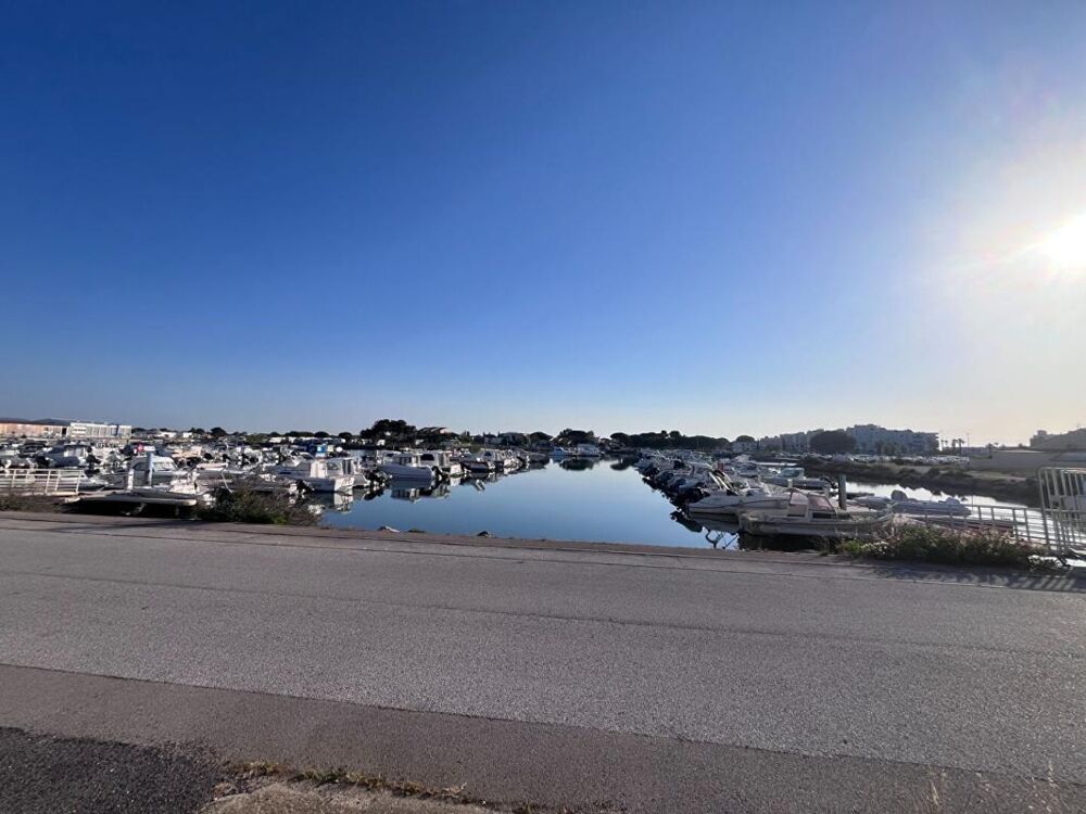 Maison avec vue sur le port de 300 m² avec permis accordé pour divers projets, gros travaux et gros potentiel